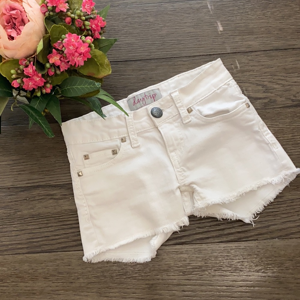 Daytrip white girls shorts size 10